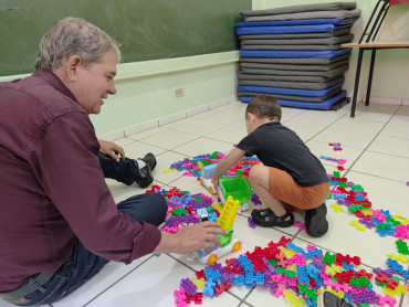 Foto 26: Alunos de Quatá recebem material escolar e são recepcionados com acolhimento e carinho no primeiro dia de aula