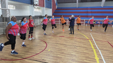 Foto 20: Quatá celebra o Dia do Idoso com partida de voleibol adaptado