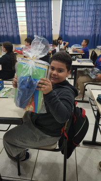 Foto 97: Alunos de Quatá recebem material escolar e são recepcionados com acolhimento e carinho no primeiro dia de aula