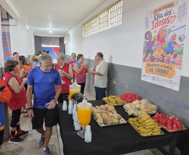 Foto 35: Quatá celebra o Dia do Idoso com partida de voleibol adaptado