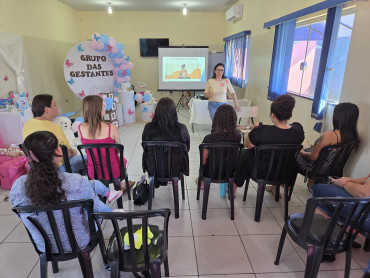 Foto 9: CRAS realiza terceira reunião do grupo de gestantes com entrega de kits maternidade