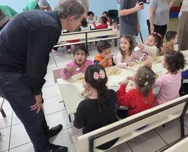 Foto 34: Semana da Criança tem cardápio especial e churrasco nas Escolas e Creches municipais de Quatá