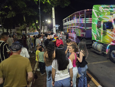 Foto 31: Tardezinha do Samba reúne música, lazer e diversão para toda a família em Quatá