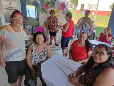 Foto 10: CRAS realiza café especial em comemoração ao Dia das Mulheres