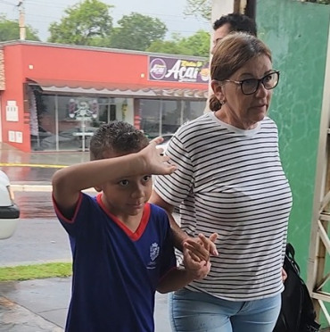 Foto 137: Alunos de Quatá recebem material escolar e são recepcionados com acolhimento e carinho no primeiro dia de aula