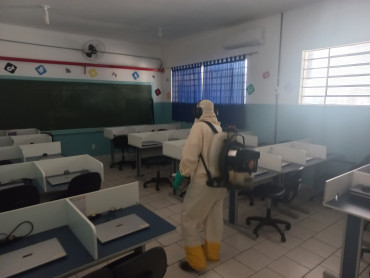 Foto 24: Preparativos para volta às aulas 