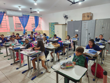 Foto 115: Alunos de Quatá recebem material escolar e são recepcionados com acolhimento e carinho no primeiro dia de aula