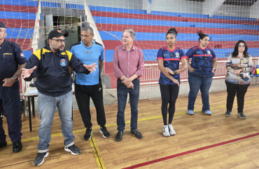 Foto 3: Quatá celebra o Dia do Idoso com partida de voleibol adaptado