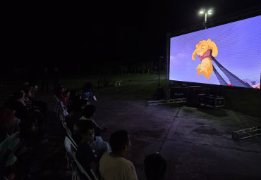 Foto 7: Projeto Cinema no Bairro reúne cerca de 200 pessoas no Jardim Primavera