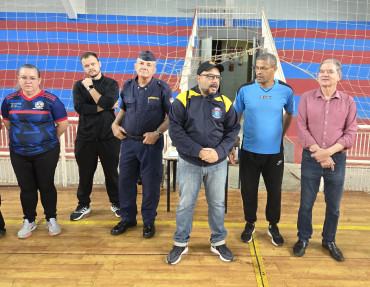 Foto 12: Quatá celebra o Dia do Idoso com partida de voleibol adaptado