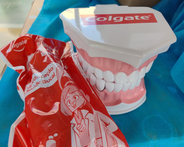 Foto 19: Alunos da Escola Osira de Quatá recebem Kit de Higiene Bucal oferecidos pelo LIONS CLUBE de Presidente Prudente