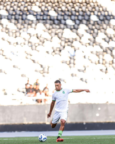 Foto 3: Ex-atleta quataense treina pelo sub-20 com elenco profissional