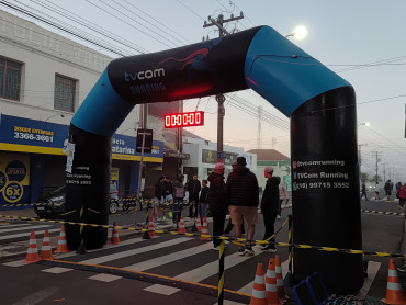Foto 13: Mesmo com mal tempo, corrida de pedestre TVCOM RUNNING reúne mais de 300 participantes 