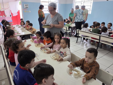 Foto 26: Semana da Criança tem cardápio especial e churrasco nas Escolas e Creches municipais de Quatá