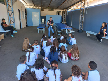 Foto 38: Ação educativa em combate e Dengue e o Escorpião