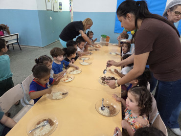 Foto 63: Semana da Criança tem cardápio especial e churrasco nas Escolas e Creches municipais de Quatá