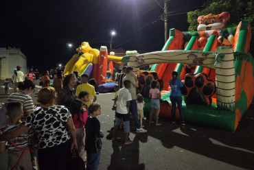 Foto 35: Tardezinha do Samba reúne música, lazer e diversão para toda a família em Quatá