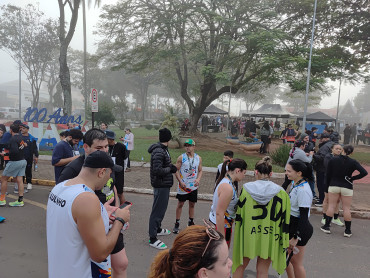 Foto 77: Mesmo com mal tempo, corrida de pedestre TVCOM RUNNING reúne mais de 300 participantes 