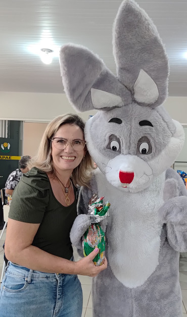 Foto 1: Doce Páscoa! Prefeitura de Quatá realiza entrega de Ovos de Páscoa 