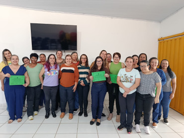 Cozinheiras da Rede Municipal participam de treinamento