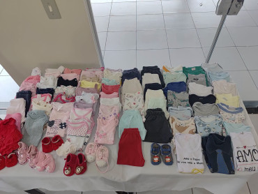 Foto 20:  Entrega de kits de enxoval