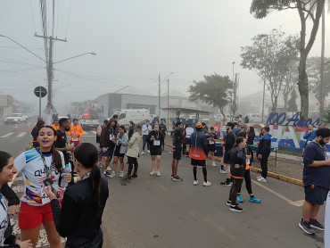 Foto 76: Mesmo com mal tempo, corrida de pedestre TVCOM RUNNING reúne mais de 300 participantes 