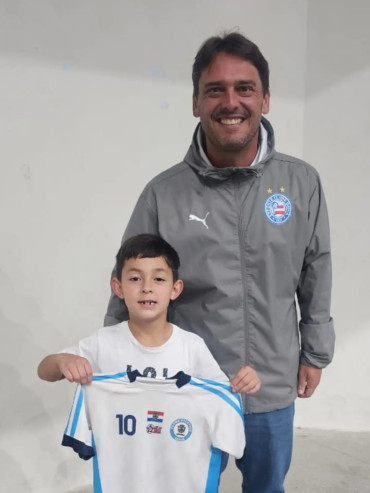 Foto 7: Da Escolinha Municipal de Quatá para novos caminhos no futebol